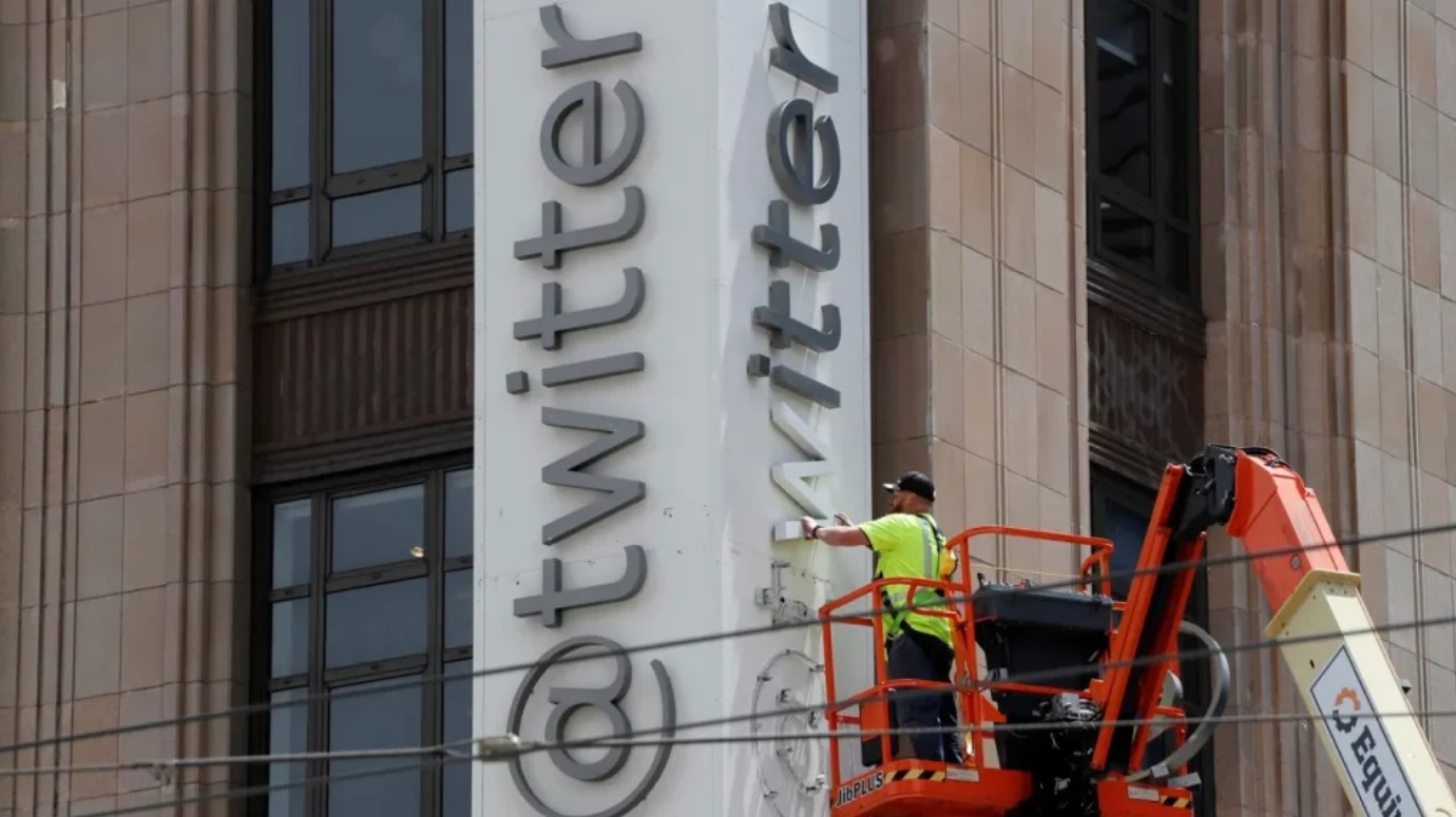 Musk justifica cambio de nombre de Twitter a X y dice que avanza en la ‘app de todo’. Musk justifica cambio de nombre de Twitter a X y dice que avanza en la ‘app de todo’.