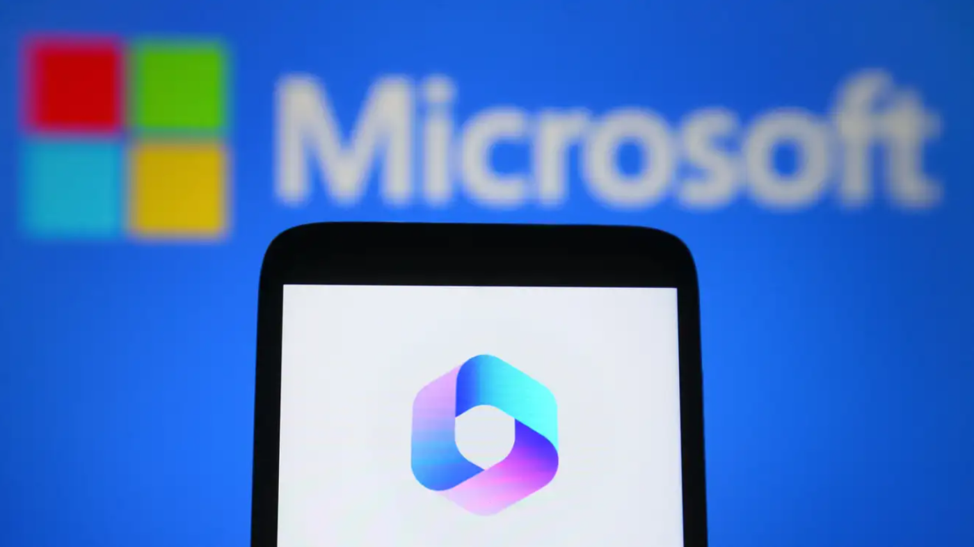 Microsoft Copilot se lanza mañana en todo el mundo, pero ¿qué diablos es?