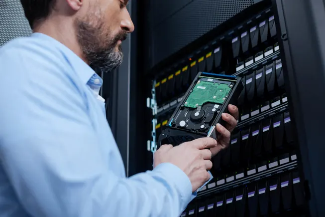 EDR NEWS te informa: Building a risk-based data sanitization strategy: When to use Cryptographic erasure vs. physical destruction